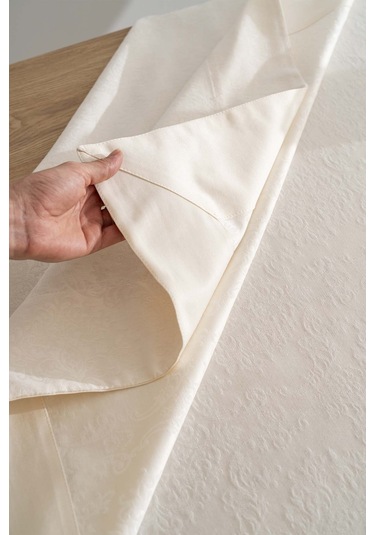 Damascus Krem Masa Örtüsü 160x220 Cm Çok Renkli