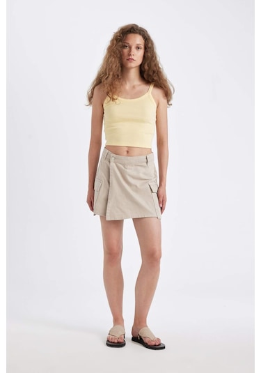 Defacto Regular Fit Normal Bel Kargo Cepli Gabardin Şort Etek D4991AX24AUBG155 Bej