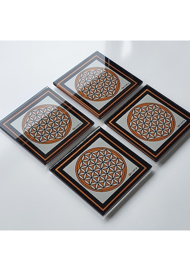 Decorita Cam Bardak Altlığı Decorita Logolu 4'lü Takım 10 x 10 CM Çok Renkli