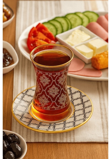 12 Parça Altın Yaldız Desenli Çay Bardağı Ve Desenli Tabak Seti Çok Renkli