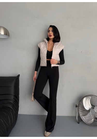 Kadın Cepli Kapitone Kapüşonlu Crop Yelek Krem