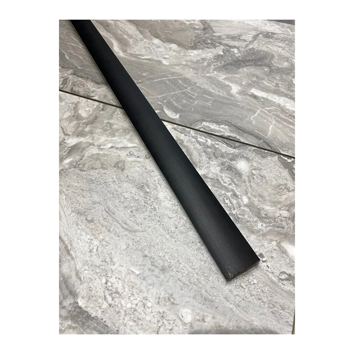 Kapı Eşik Profili Parke Kapı Altı Çıtası Yapışkanlı Alüminyum Siyah 90cm