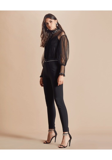 Transparan Yaka Ve Kol Detaylı Dantel Garnili Bluz Romantik Ve Zarif Tasarım Siyah