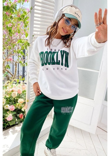 Modagen Kadın Yeşil Beyaz Brooklyn Baskı Oversize Bisiklet Yaka Alt Üst Eşofman Takımı Yeşilbeyaz
