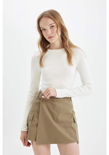 DeFacto Regular Fit Normal Bel Kargo Cepli Gabardin Şort Etek D4991AX24AUKH474 Haki