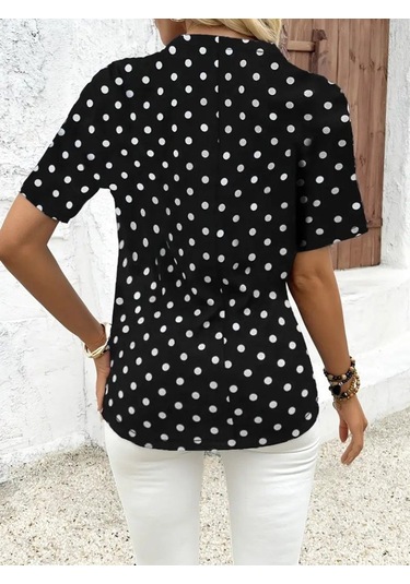 Ge Ticaret Kadın Kısa Kollu Yakadan Fermuarlı Puantiyeli Uzun Dokuma Viskon Bluz Siyah