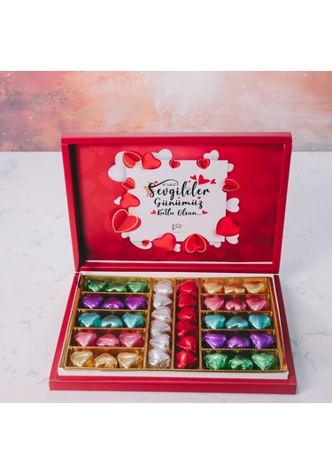 Açık Kalpler Temalı Kırmızı Kutu 42 Adet Yaldızlı Kalp Çikolata
