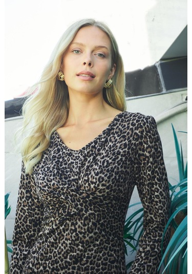 Kadın Hafif Likralı Yumuşak Dokulu Kumaş V Yaka Önü Düğümlü Eteği Volanlı Uzun Kol Diz Boy Elbise-leopar Leopar