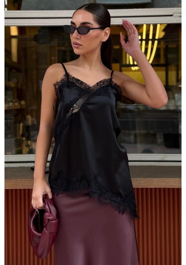 Madmext Siyah Dantelli Asimetrik Kesim Saten Bluz Mg2694