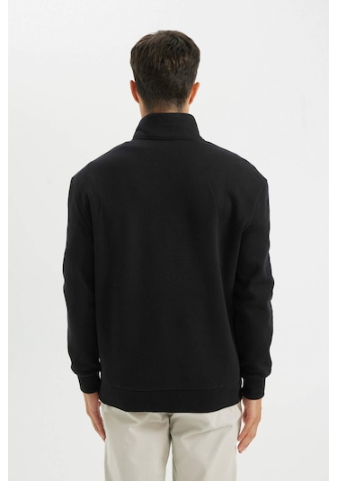 DeFacto Comfort Regular Fit Rahat Kalıp Fermuarlı Dik Yaka Basic Düz Sweatshirt X7405AZ24AUBK81