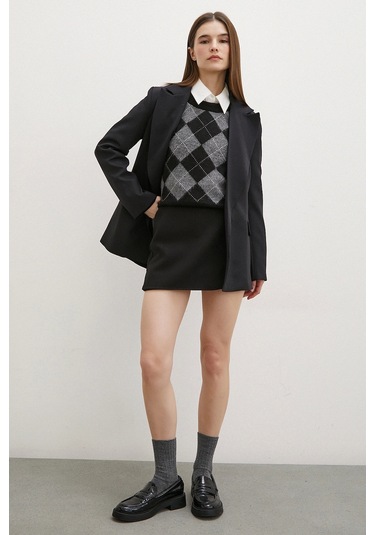 Önü Katlı Kaşe Etek Siyah Siyah