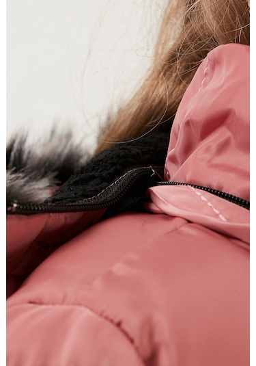 Lela Peluş Astarlı Yakası Suni Kürklü Çıkarılabilir Kapüşonlu Kışlık Kız Çocuk Mont 5766038 Pudra Lela Peluş Astarlı Yakası Suni Kürklü Çıkarılabilir Kapüşonlu Kışlık Kız Çocuk Mont 5766038 Pudra