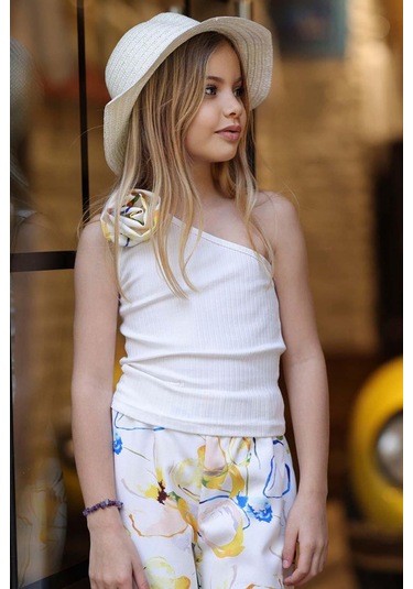 Riccotarz Kız Çocuk Gül Detaylı Tek Omuzlu Kaşkorse Bluz Ve Dijital Baskılı Beyaz Alt Üst Takım Beyaz Riccotarz Kız Çocuk Gül Detaylı Tek Omuzlu Kaşkorse Bluz Ve Dijital Baskılı Beyaz Alt Üst Takım Beyaz