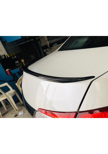 Toyota Corolla Uyumlu Bagaj Üstü Anatomik Spoiler Plastik Piano Black