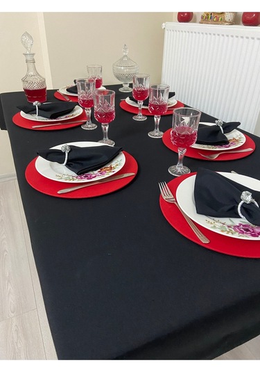 Sıvı Geçirmez Dertsiz Masa Örtüsü Siyah + 6 Peçete