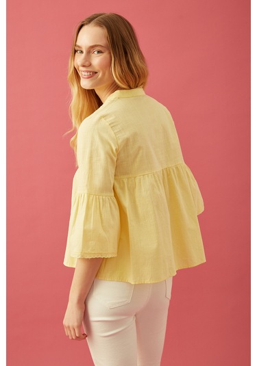 Volanlı Yaka Bağlamalı Sarı Bluz Sari