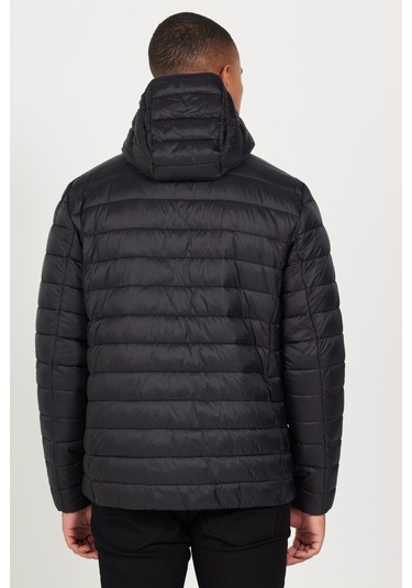 Erkek Sıyah Standart Fit Normal Kesim Kapüşonlu Mont Siyah