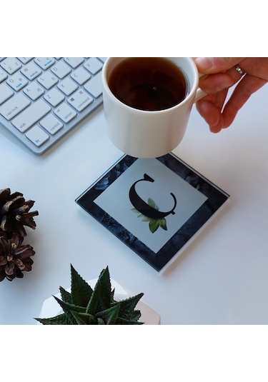 Decorita Cam Bardak Altlığı Harfli Tasarım Ç Harfi 4'lü Takım 10 x 10 CM Çok Renkli