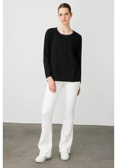 Desen Triko Sıfır Yaka Dantel Çiçek İşlemeli Kadın Bluz 25093 Siyah