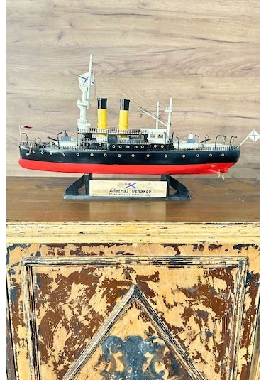 Admiral Uszakov Askeri Gemi Maketi