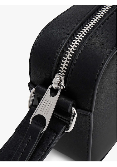 Tommy Hilfiger Kadın Siyah Omuz Çantası Aw0aw17872-bds Siyah