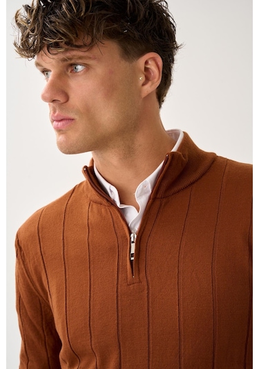 Dikey Dokuma Desenli Fermuarlı Triko Kazak Kiremit