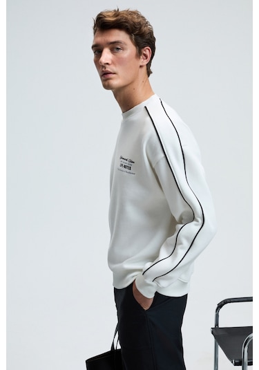 Grimelange LEIF Erkek Kolları Biyeli Önü Baskılı Yuvarlak Yaka Oversize Ekru Sweatshirt