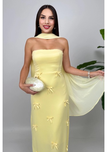 Lilina Straplez Fiyonk Detaylı Şal Aksesuarlı Uzun Sarı Abiye Elbise Sarı