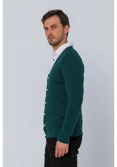 Erkek Regular Fit Düğmeli V Yaka Hırka 001