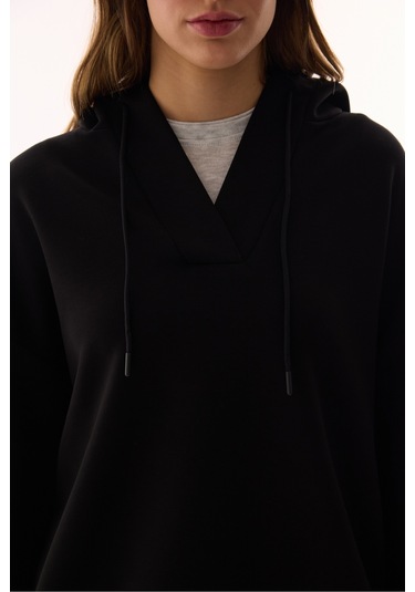 Penti Siyah Silky Feel V Yaka Hoodie