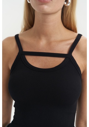 Noam Siyah Ön Detay Fitilli Crop Siyah