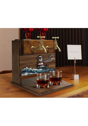 Bk Gift Kişiye Özel Kabartma Manzara Tasarımlı İsimli Çift Musluklu Doğal Ahşap İçki Standı-11, İçki Standı, Doğum Günü Hediyesi, Ev Hediyesi Bitmeyen