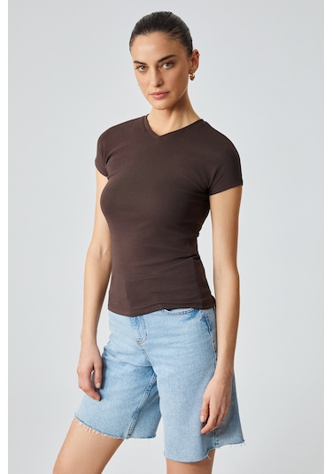 Marta Kadın V Yaka Kısa Kol Slim Kahverengi T-shirt