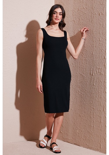 Lela Streç Slim Fit Kare Yaka Kalın Askılı Midi Boy Bayan Elbise 5866102 Siyah