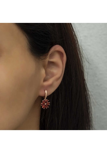 Gümüş Kırmızı Çiçek Küpe 14 MM Gümüş