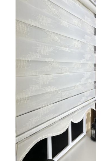 Storburada Zebra Stor Nakışlı Ekru Etek Dilimli St 124 Ekru