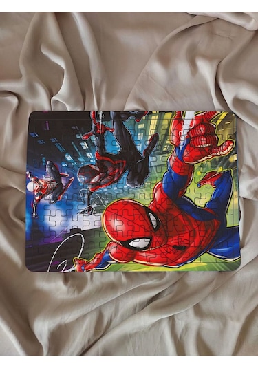 Çocuk Puzzle Ahşap Örümcek Adam 108 Parça Mobilya