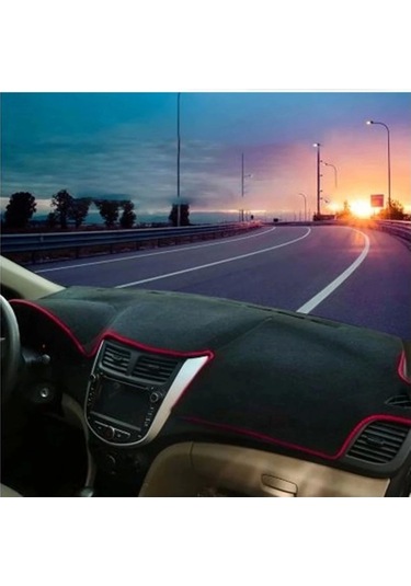 Dacıa Logan / Sandero 2010-2014 3d Torpido Koruma Kılıfı - Ön Göğüs Kaplama - Siyah Şerit 1 Adet