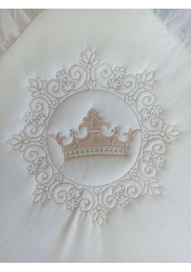 Yenidoğan Sahra Taç Nakışlı Plazma Taşlı Güpürlü Fiyonklu Duvaklı Trilüks Kundak Bebek Battaniyesi Sütlü Kahve Çok Renkli