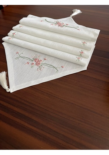 Rokoko Nakışlı Keten Ekru Renk Runner Masa Ve Tv Konsol Örtüsü Ekru