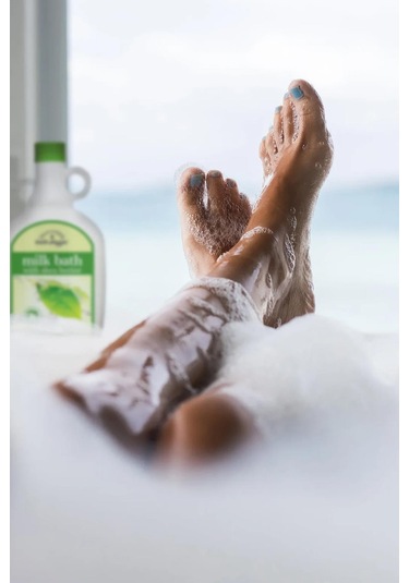 Village Naturals White Tea & Jasmine Banyo Köpüğü 825 ML