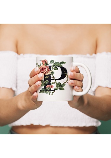 P Baş Harf Kırmızı Güller İle Sarılı Bardak 330 Ml Kişiye Özel Çiçekli Hediye Beyaz