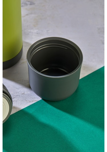 Cooker 750 Ml Çift Kat Sızdırmaz, Çift Kapak Sistemi Paslanmaz Çelik Termos - 12 Saat Sıcak 24 Saat Soğuk - Kamp, Outdoor, Piknik, Ofis, Otel, Kafe, Okul, Seyahat Yeşil