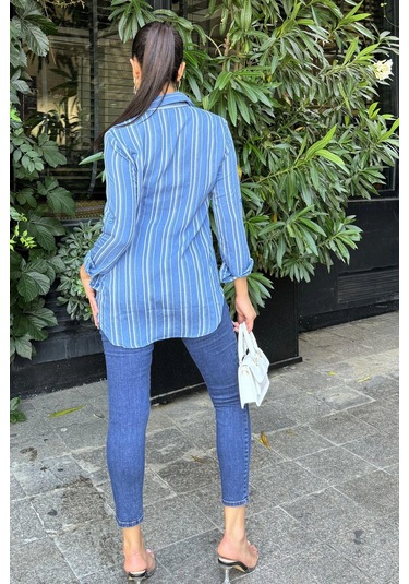 Kadın İndigo Uzun Kol Özel Kumaş Tek Cep Gömlek Dik Çizgili Arkası Uzun Basic Kesim Gömlek Indigo