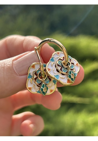 Kadın Etnik Charm Beyaz Desenli Çelik Kaplama Sallantılı Küpe Beyaz