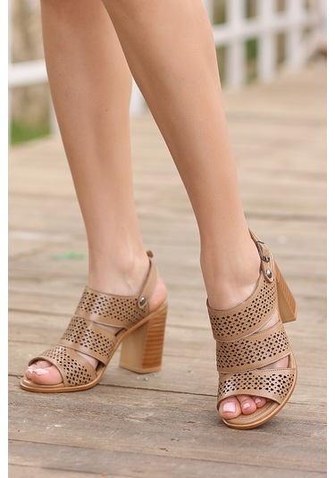 Hakiki Deri Kalın Bantlı Hasır Tipi Delikli Desen Ortopedik Kalın Topuklu Kadın Ayakkabı Kahverengi