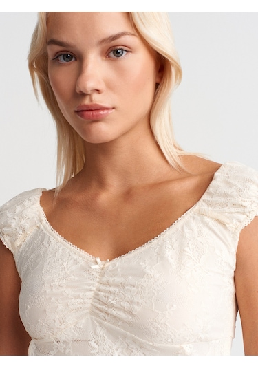Dilvin 31848 Fiyonk Detaylı Dantel Top-ekru Ekru