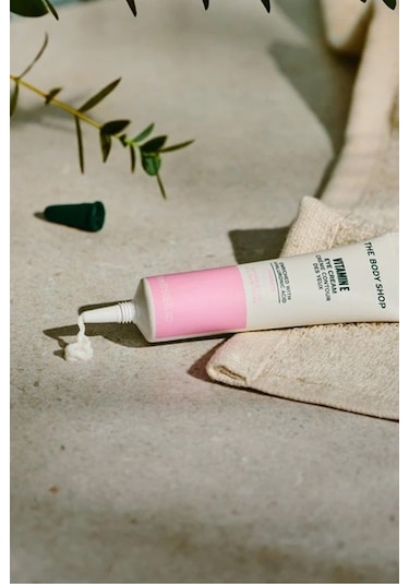 The Body Shop Vitamin E Göz Çevresi Bakım Kremi 15 Ml