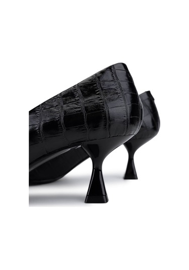 Tamer Tanca Kadın Hakiki Deri Siyah Kroko Topuklu Ayakkabı 492 60701 Bn Ayk Sk25-26 Sıyah Kroko Siyah