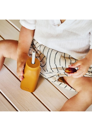 Oioi Silikon Şişe ve Pipet 6+ Ay 200 ML Woody Brown - Powder Grey Gri